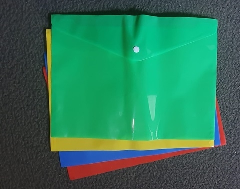 Mapa plastic cu capsa A4 colorata